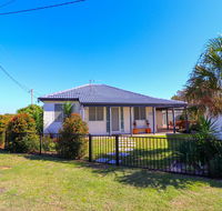 Beach Side Cottage At Blacksmiths