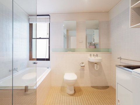 Beach View At One Mile', 8/26 One Mile Close - Infinity Complex Pool & WIFI - Hotel Accommodation 2