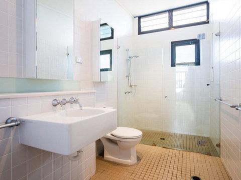 Beach View At One Mile', 8/26 One Mile Close - Infinity Complex Pool & WIFI - Hotel Accommodation 1