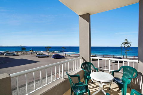 Beachcomer, Unit 1 - The Entrance, NSW - Hotel Accommodation 0