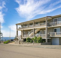 Beachcomer Unit 2 - The Entrance NSW - Hotel Accommodation