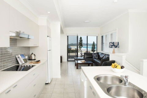 Beachfront 8 - Hotel Accommodation 0