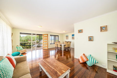 Beachfront At Bribie - Hotel Accommodation 0