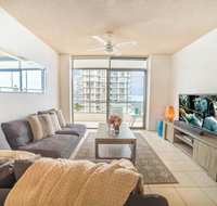 Beachfront Retro Apartment In Surfers Paradise - Hotel Accommodation