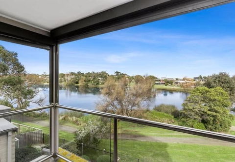 Riviera Lakeside With Uninterrupted Water Views - Hotel Accommodation 0