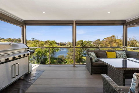 Riviera Lakeside With Uninterrupted Water Views - Hotel Accommodation 3