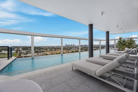 Rivello Apartments - Free Secure Car Park, 6km To City, Ferry Terminal, Eat Street, Rooftop Pool, Sauna, Portside Dinning - Hotel Accommodation 1