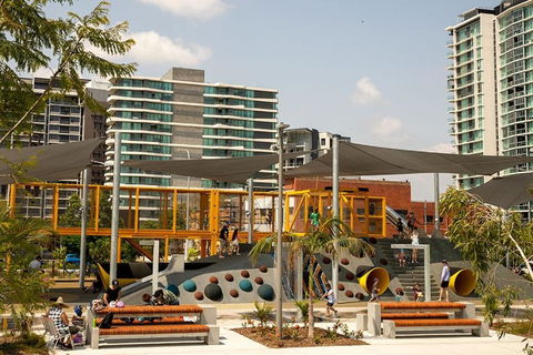 Rivello Apartments - Free Secure Car Park, 6km To City, Ferry Terminal, Eat Street, Rooftop Pool, Sauna, Portside Dinning - Hotel Accommodation 3