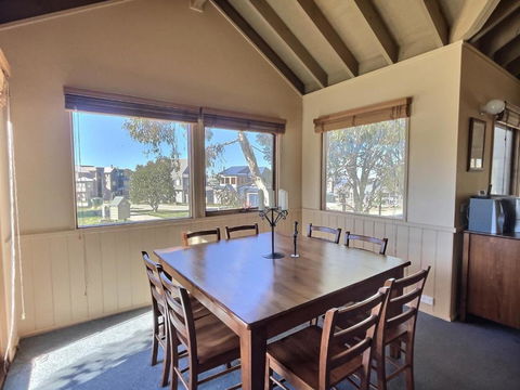 Red Robin - Hotel Accommodation 2