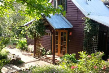 Redgum Hill Country Retreat with Hotel Accommodation