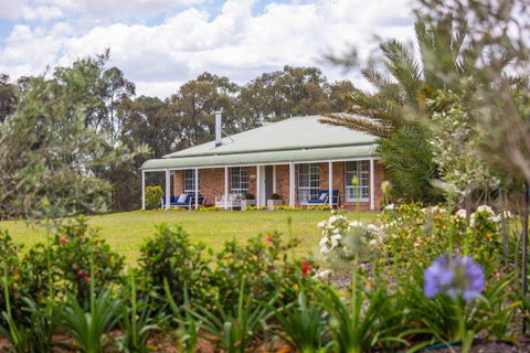 Redims Hill Cottage - Hotel Accommodation 0
