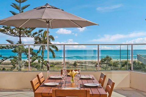 Reflections 202 - Hotel Accommodation 1