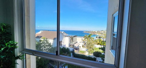 Relaxed Coastal Living With Fantastic Sea Views - Hotel Accommodation 1