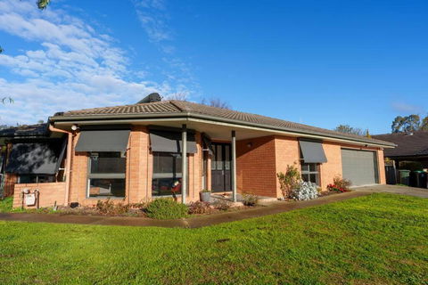 Relaxing 3bd In Tranquil Setting - Hotel Accommodation 0