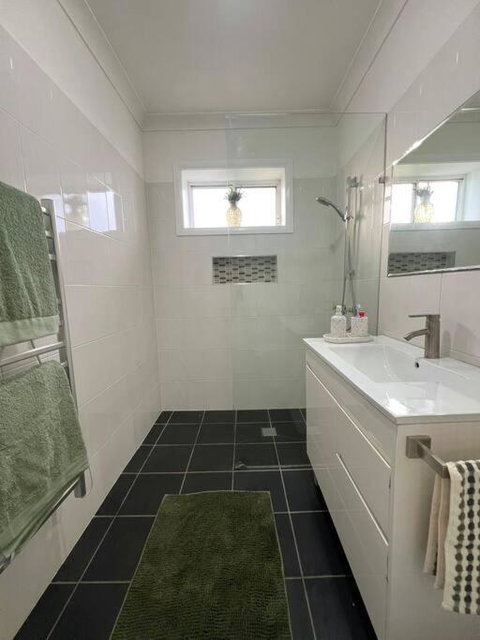 Renovated 3 Bedroom House - Hotel Accommodation 2