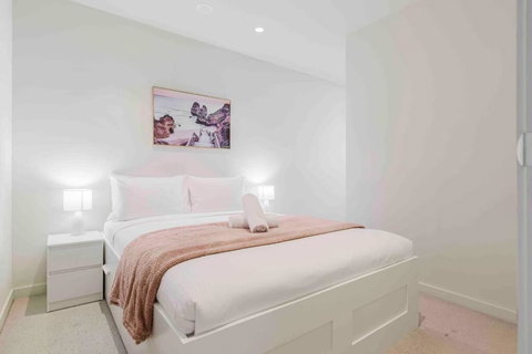 Resort Lifestyle Urban Apt - Pool, Gym, Sauna - Hotel Accommodation 0