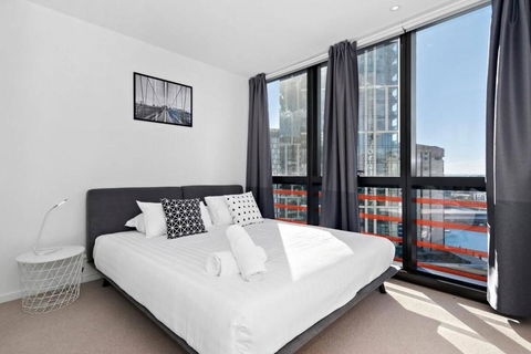 Resort-style Docklands Riverview Stay With Parking - Hotel Accommodation 1