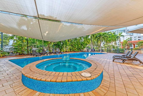 Resort Style King Pad With Sparkling Sea Views - Hotel Accommodation 1