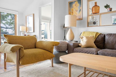 Retro Beach Vibes - Hotel Accommodation 3