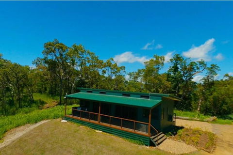 Ridge Cabin - Stunning Views - 5km From Neighbours - Hotel Accommodation 1