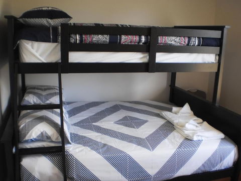 RIVER DOWNS COTTAGE - Hotel Accommodation 1