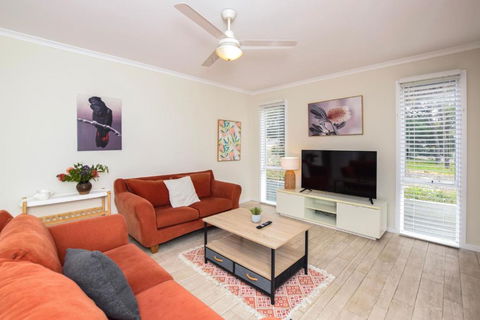River Retreat - Hotel Accommodation 1