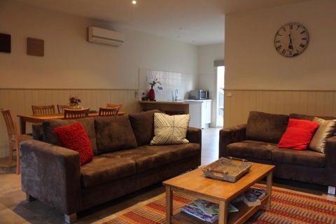 River Rock Cottage Centrally Located And Dog Friendly - Hotel Accommodation 0