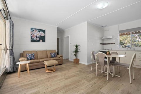 Riversands Rest Accommodation Paringa - Willow Cottage - Hotel Accommodation 2