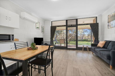 Riversands Rest Accommodation Paringa - Coobah Cottage - Hotel Accommodation 1