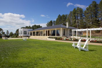 Riversdale Estate Cottages with Hotel Accommodation