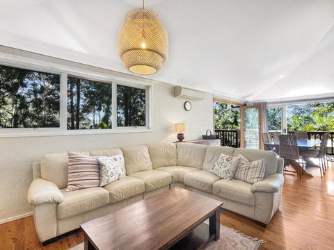 Riverside 3-Bed Townhouse With Spacious Deck & BBQ - Hotel Accommodation 2