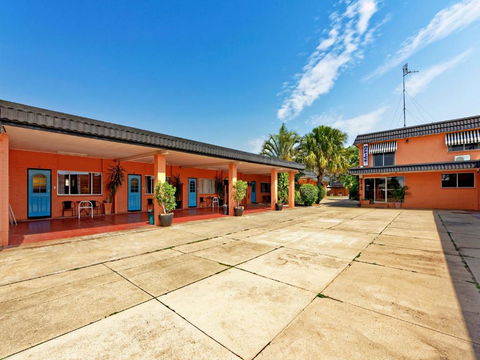 Riviera Motel Bundaberg - Hotel Accommodation 1