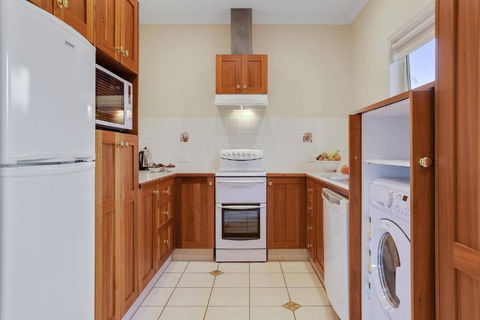 Robyn\'s Nest Lakeside Resort - Hotel Accommodation 3