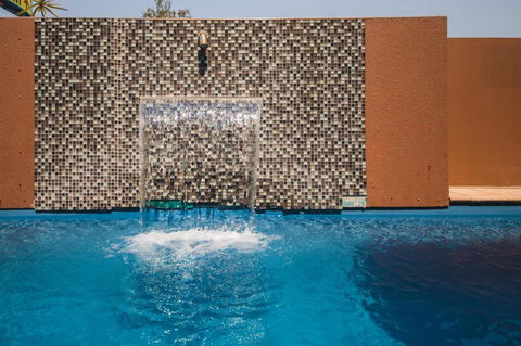 Rocky Resort Motor Inn - Hotel Accommodation 3