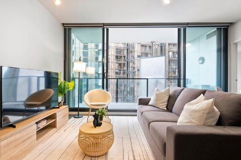 Rooftop Pool 2BR Apt At Marvel Stadium With Free Parking - Hotel Accommodation 1
