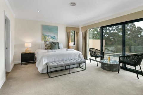 Roselawn Retreat - Pool, Incredible Views, Sleeps 8 - Hotel Accommodation 2