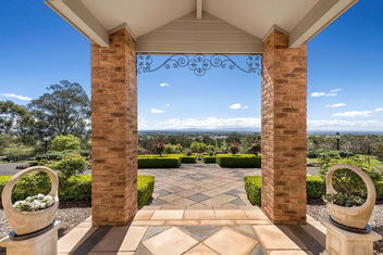 Rosewood Park Guest Suite with Hotel Accommodation