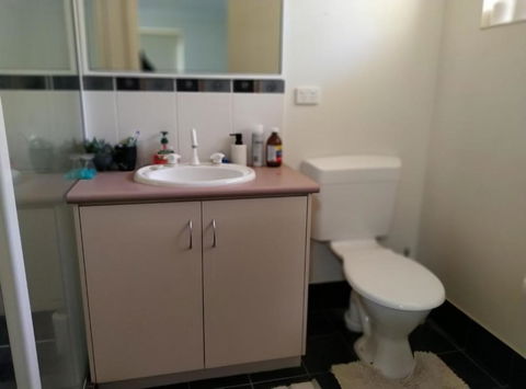 Ross - Hotel Accommodation 1