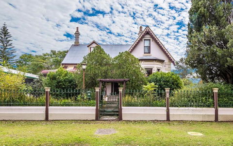 Rosslyn - Hotel Accommodation 1