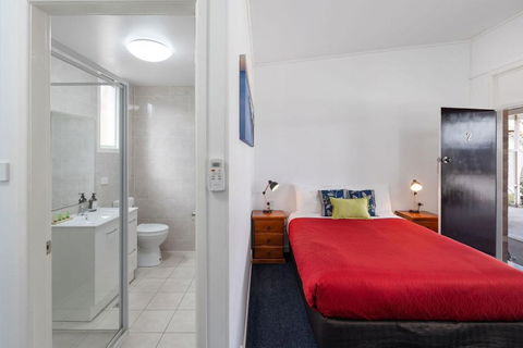 Royal Motel Tenterfield - Hotel Accommodation 1