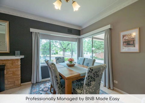 Roycox Cottage - Charming Escape, Fireplace - Hotel Accommodation 0