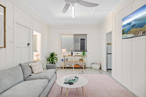 Sage Cottage! CBD Perfection! - Hotel Accommodation 0