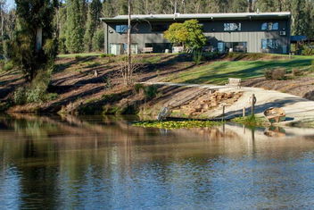 Saladin Lodge with Hotel Accommodation