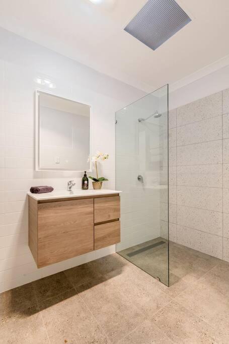 Salt & Pepper; Beautiful Town House In Margs! - Hotel Accommodation 2