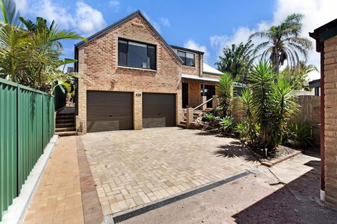 Salt Wood Cabin Style Retreat - Hotel Accommodation 0