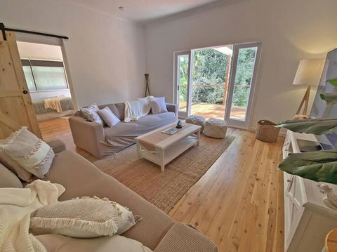 Salty Beach - Hotel Accommodation 3