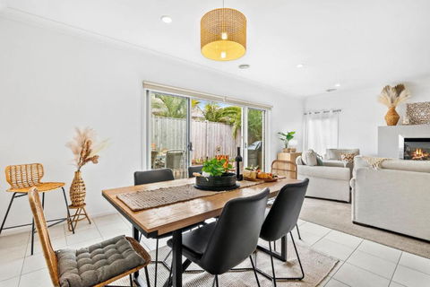 Salty Sage Beach House - Hotel Accommodation 2