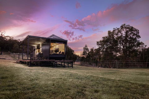 Sam The Tiny Cabin In Serpentine - Hotel Accommodation 0