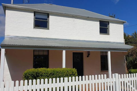 Samuels Cottage C1860 - In The Heart Of Mudgee - Hotel Accommodation 0