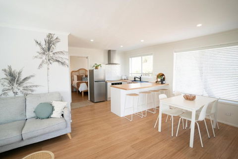 Sanbis Cabin - Hidden Boutique Retreat, Sea Views - Hotel Accommodation 2